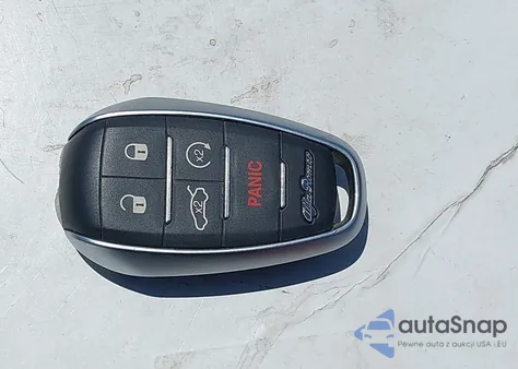 2020 Alfa Romeo Giulia из США, поврежденный, VIN ZARFAMAN1L7636744